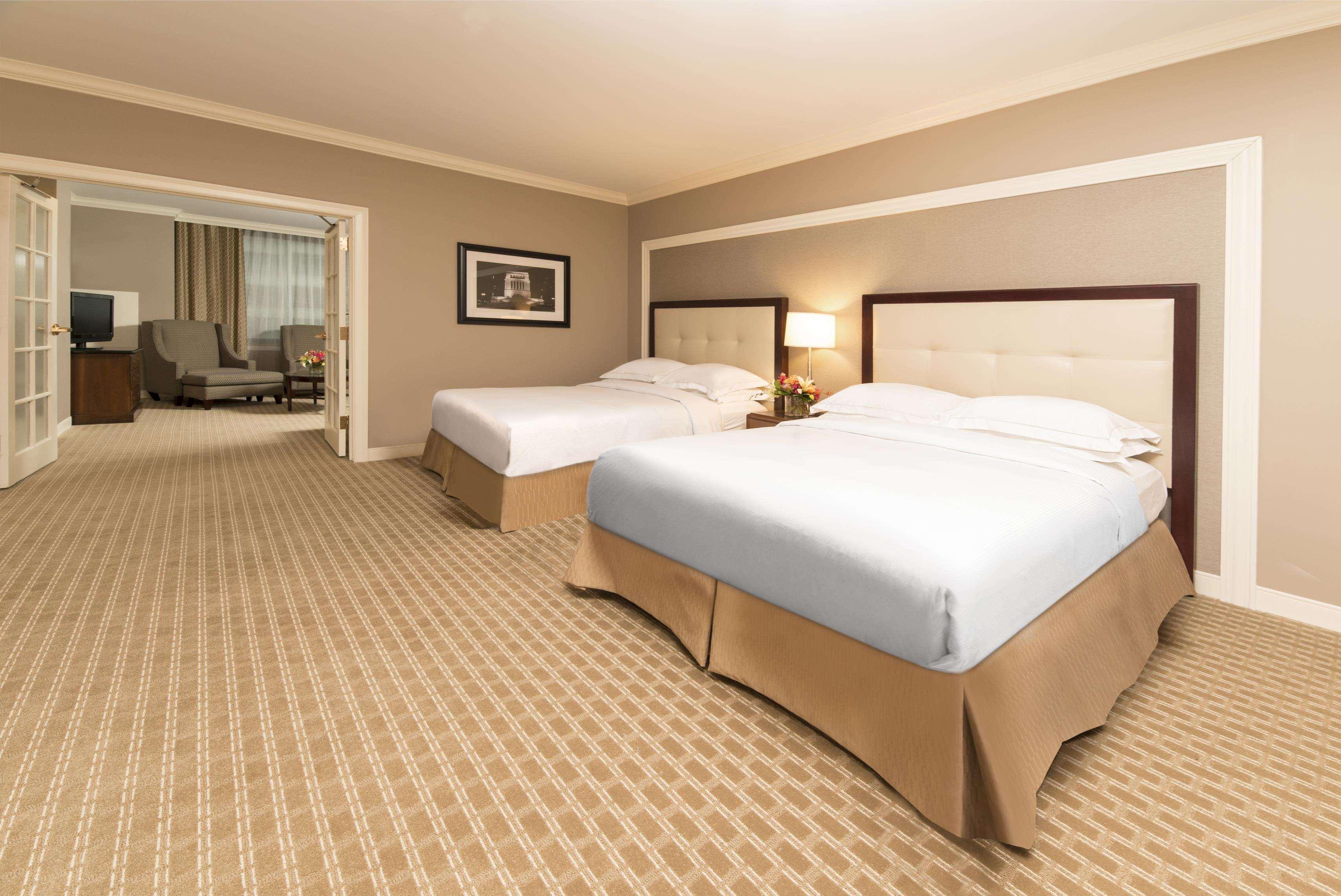 Hilton Indianapolis Hotel & Suites Exterior foto
